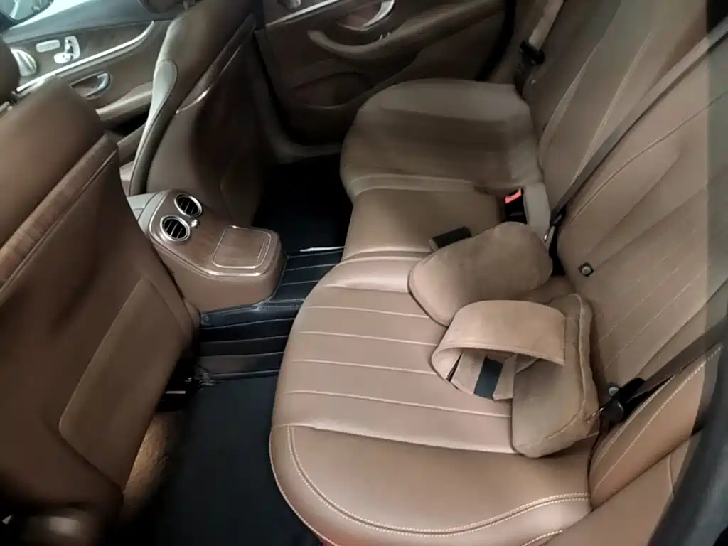 Mercedes-Benz E-Class — миниатюра 17