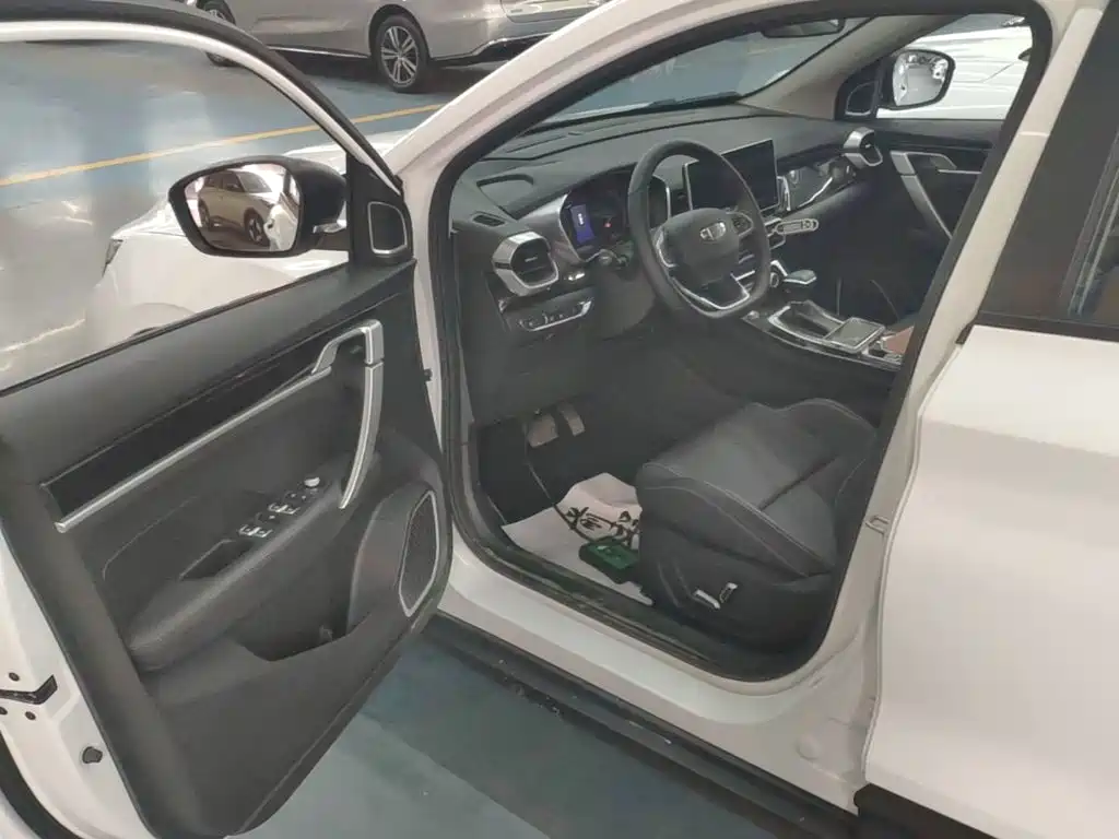 Geely Binyue — миниатюра 16
