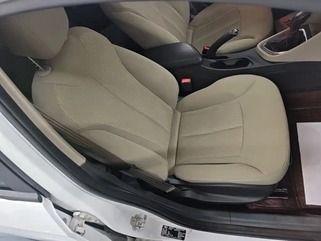 Buick Excelle — миниатюра 25
