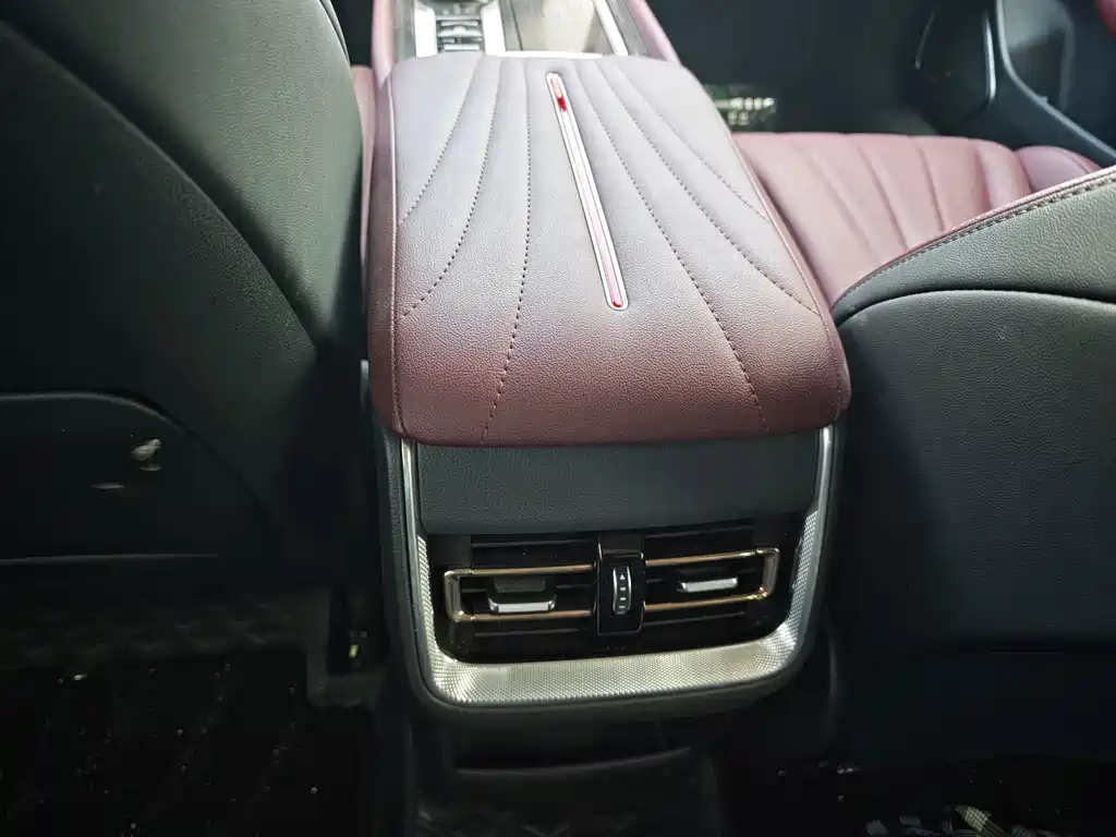Hongqi Hongqi H5 — миниатюра 9