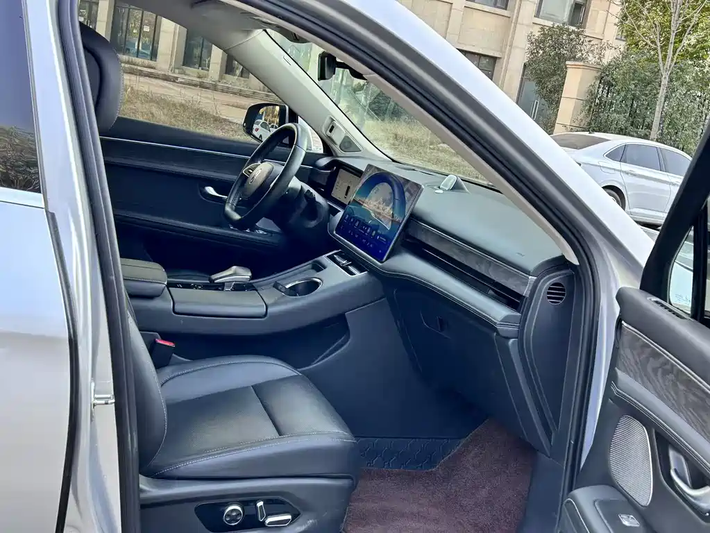 AITO ASK THE WORLD M5