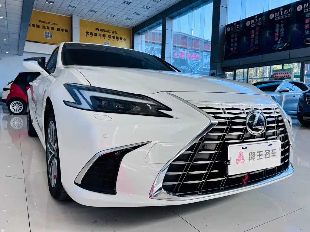 Lexus ES — миниатюра 6