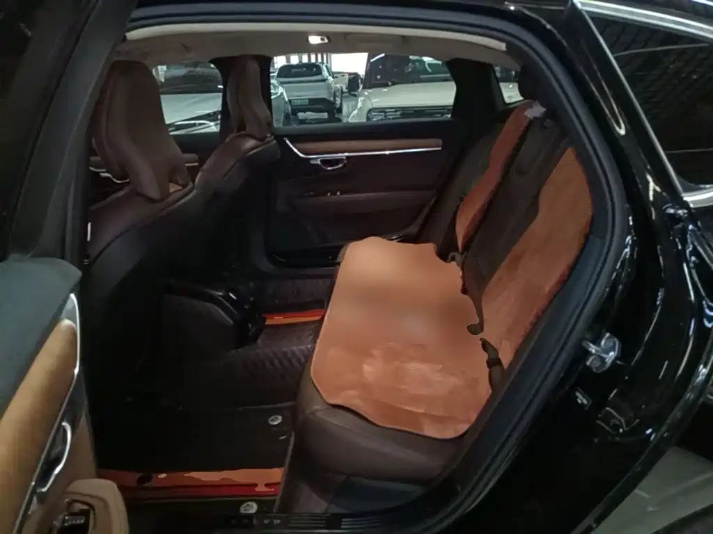 Volvo S90 — миниатюра 17