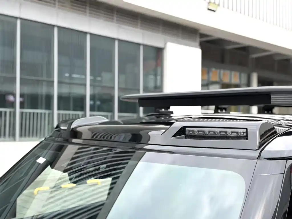 Land Rover Defender — миниатюра 12