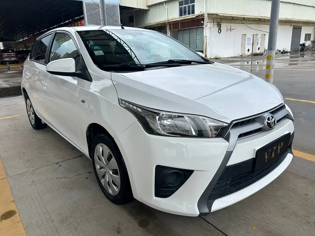 Toyota Yaris L — миниатюра 3
