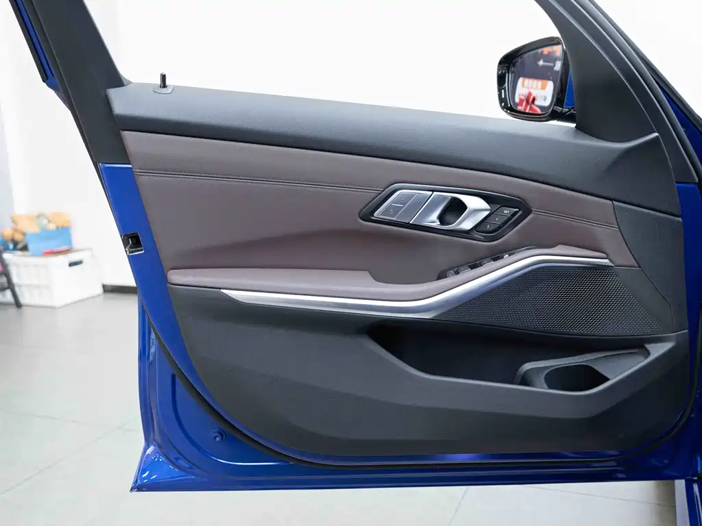 BMW 3 Series — миниатюра 10