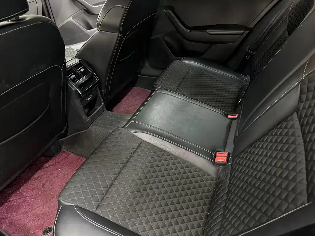 Skoda Superb — миниатюра 8