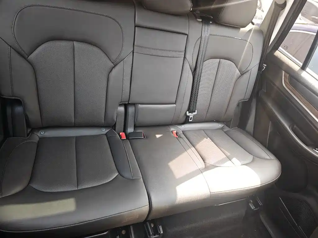 Roewe RX8 — миниатюра 14