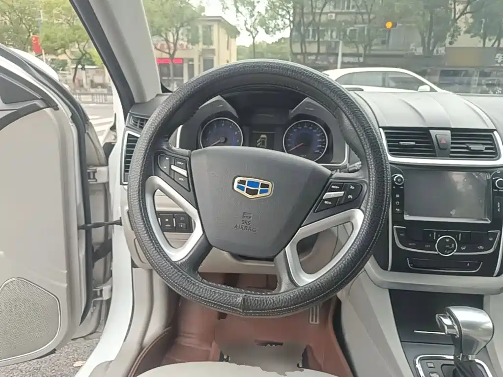 Geely Emgrand — миниатюра 11