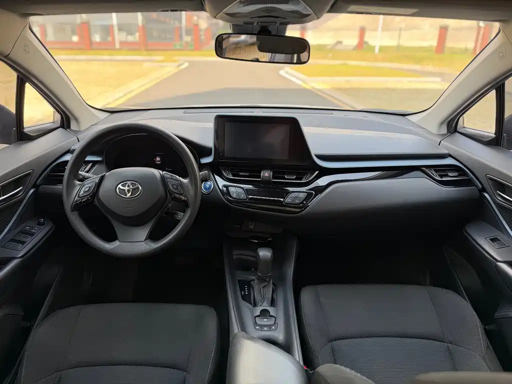 Toyota IZOA — миниатюра 6
