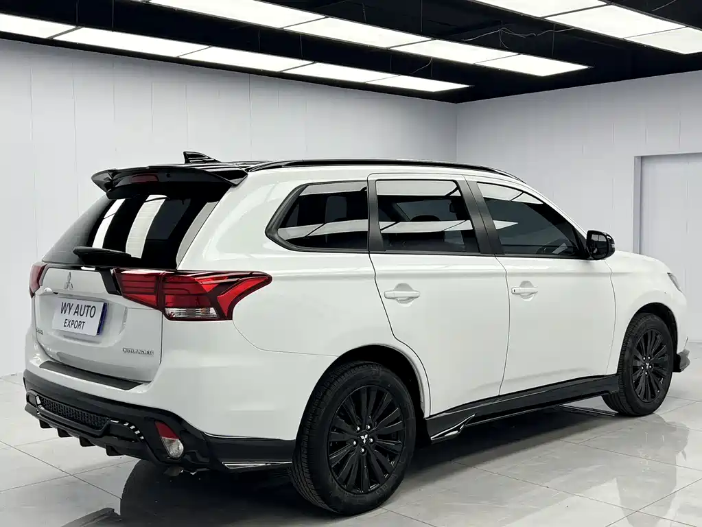 Mitsubishi Outlander — миниатюра 4