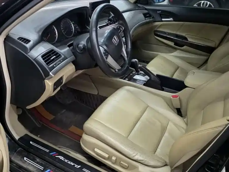 Honda Accord — миниатюра 8