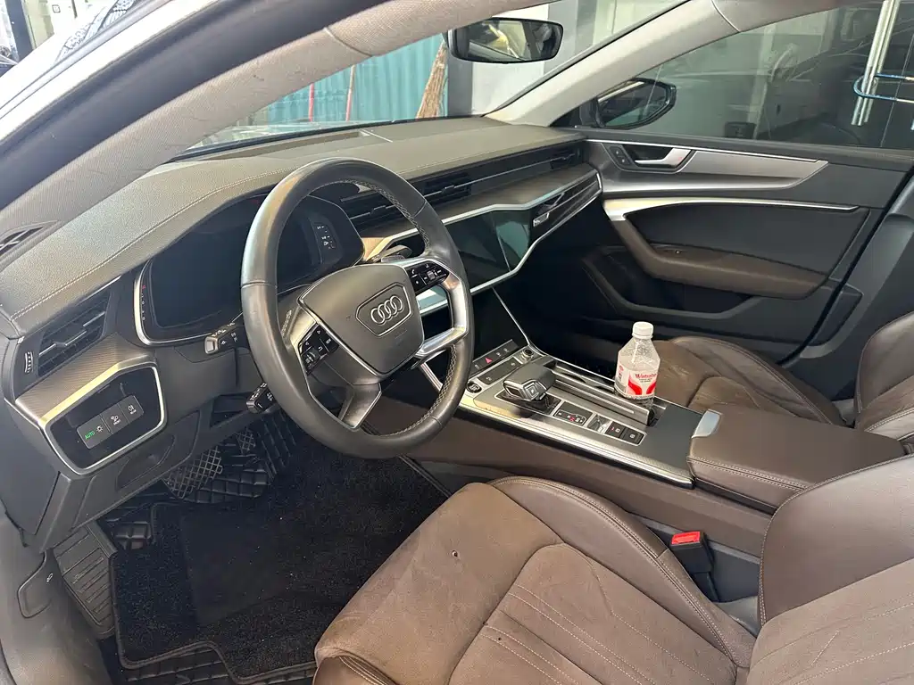 Audi A7L — миниатюра 4