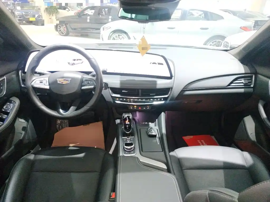 Cadillac CT5 — миниатюра 10