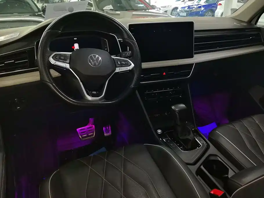 Volkswagen Tiguan L — миниатюра 12