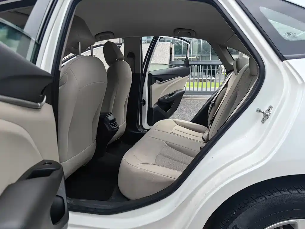 Buick Excelle — миниатюра 6