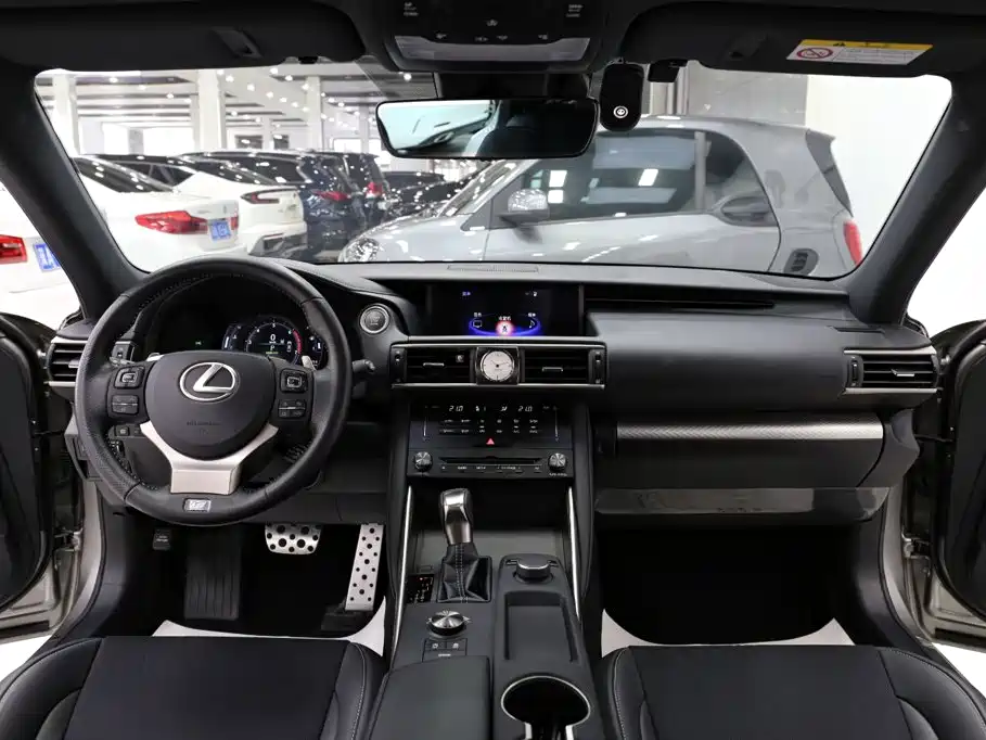 Lexus IS — миниатюра 9