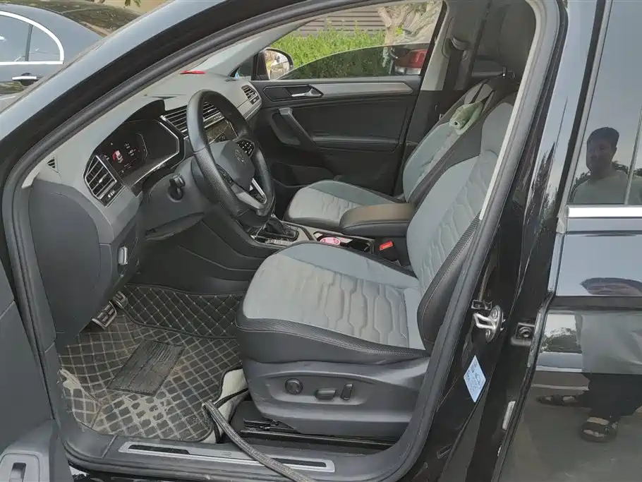 Volkswagen Tiguan X X 2021 330TSI Flagship