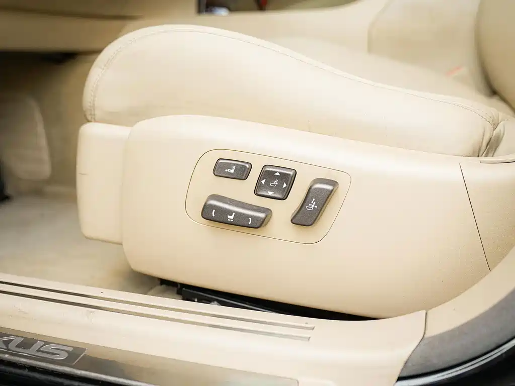 Lexus LS — миниатюра 20