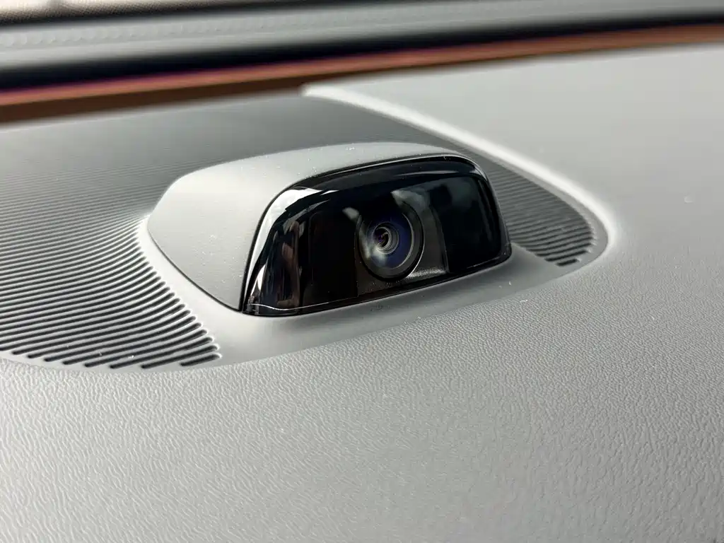 Mercedes-Benz E-Class — миниатюра 23