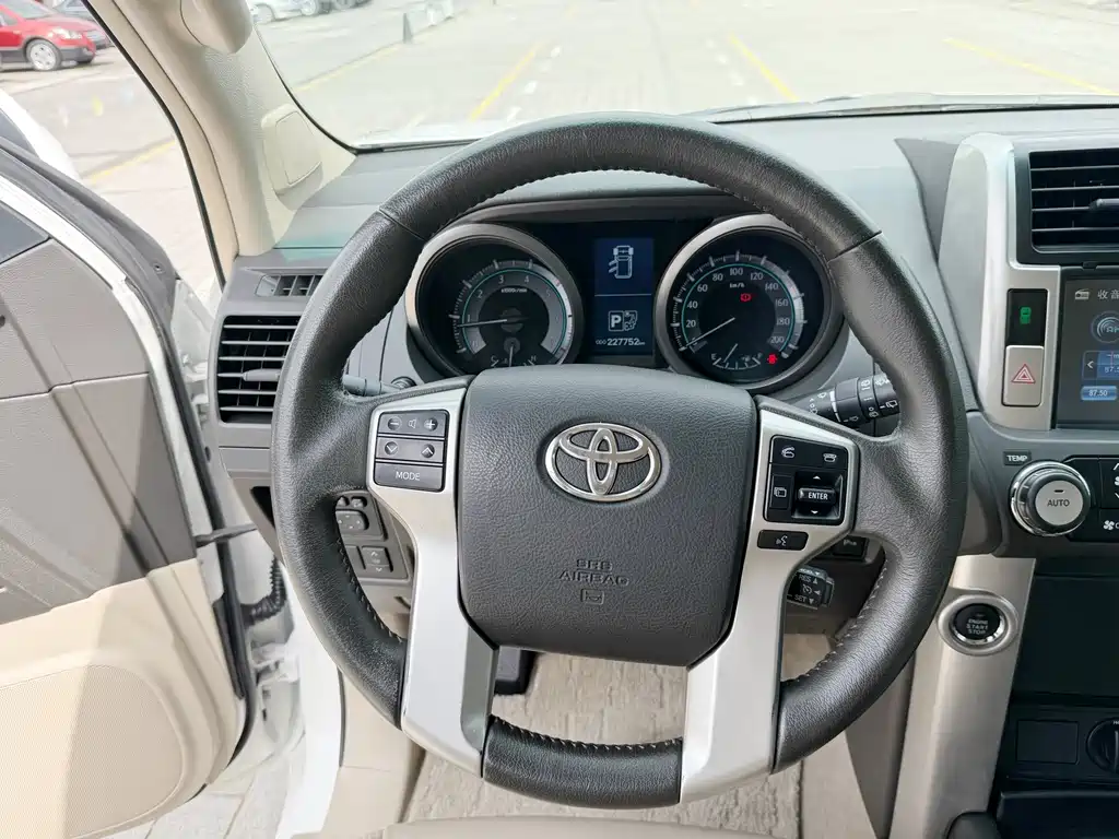Toyota Prado — миниатюра 8