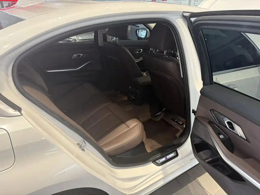 BMW 3 Series — миниатюра 10