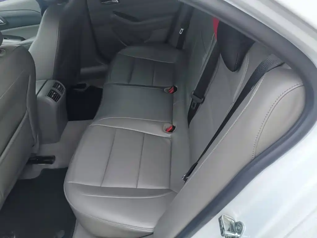 Chevrolet Malibu — миниатюра 17