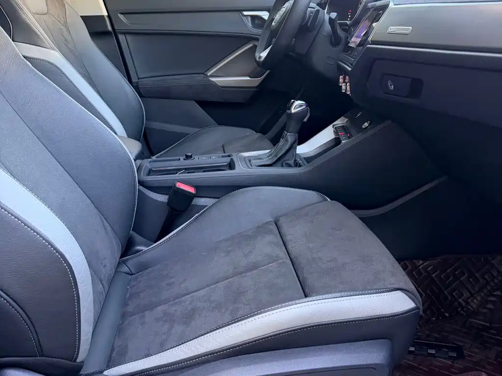 Audi Q3 — миниатюра 12
