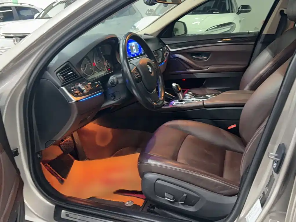 BMW 5 Series — миниатюра 9