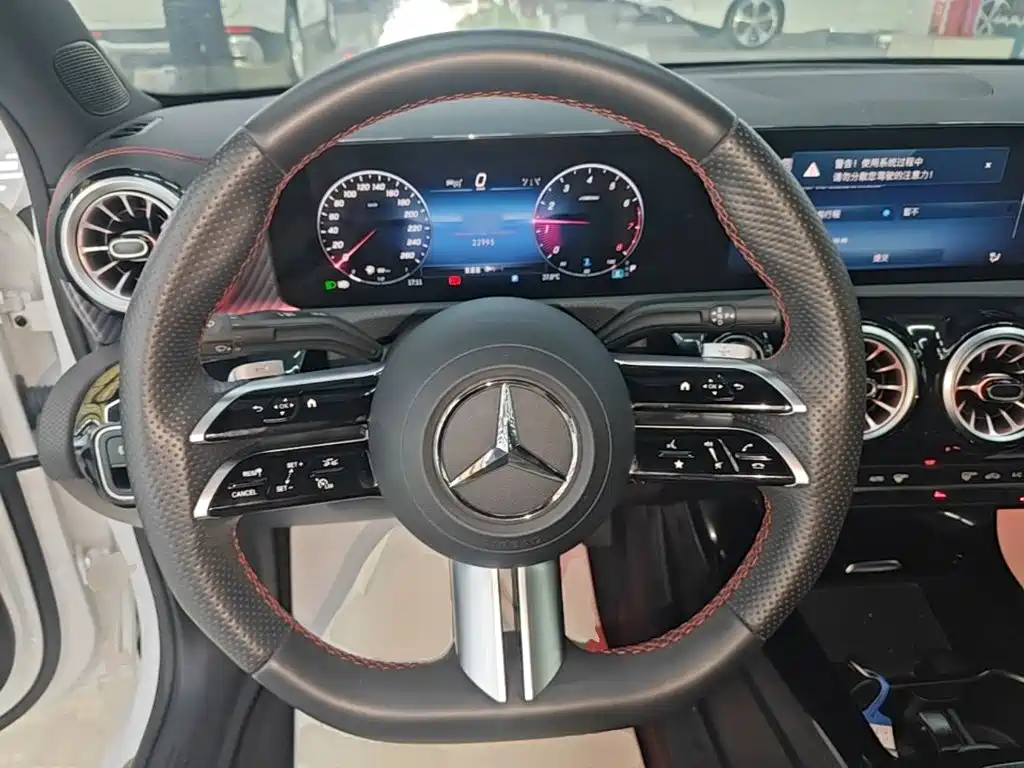 Mercedes-Benz A-Class — миниатюра 11