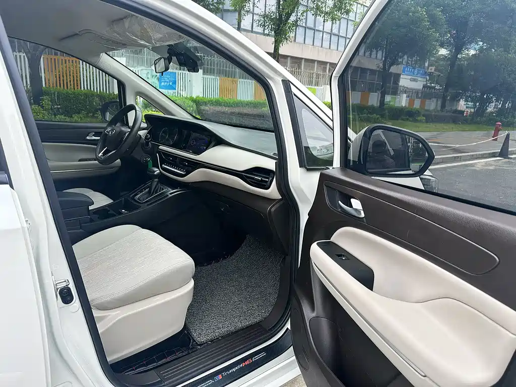 GAC Motor Trumpchi M6 — миниатюра 16