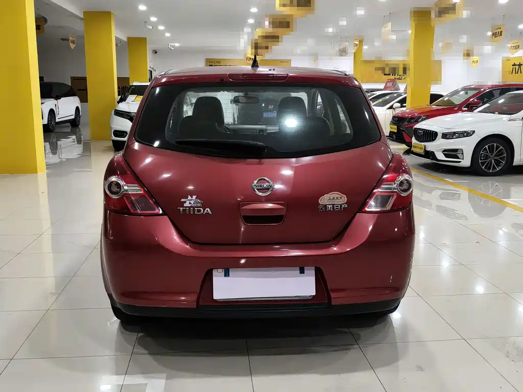 Nissan Tiida — миниатюра 8