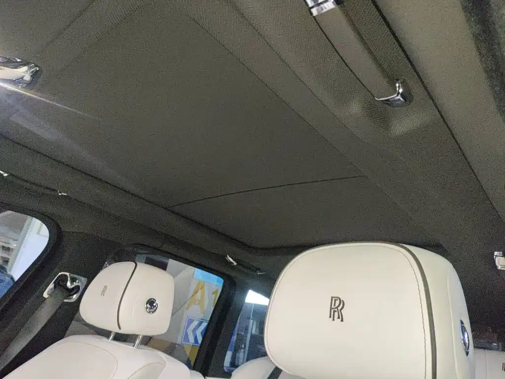 Rolls-Royce Cullinan 2018 мест
