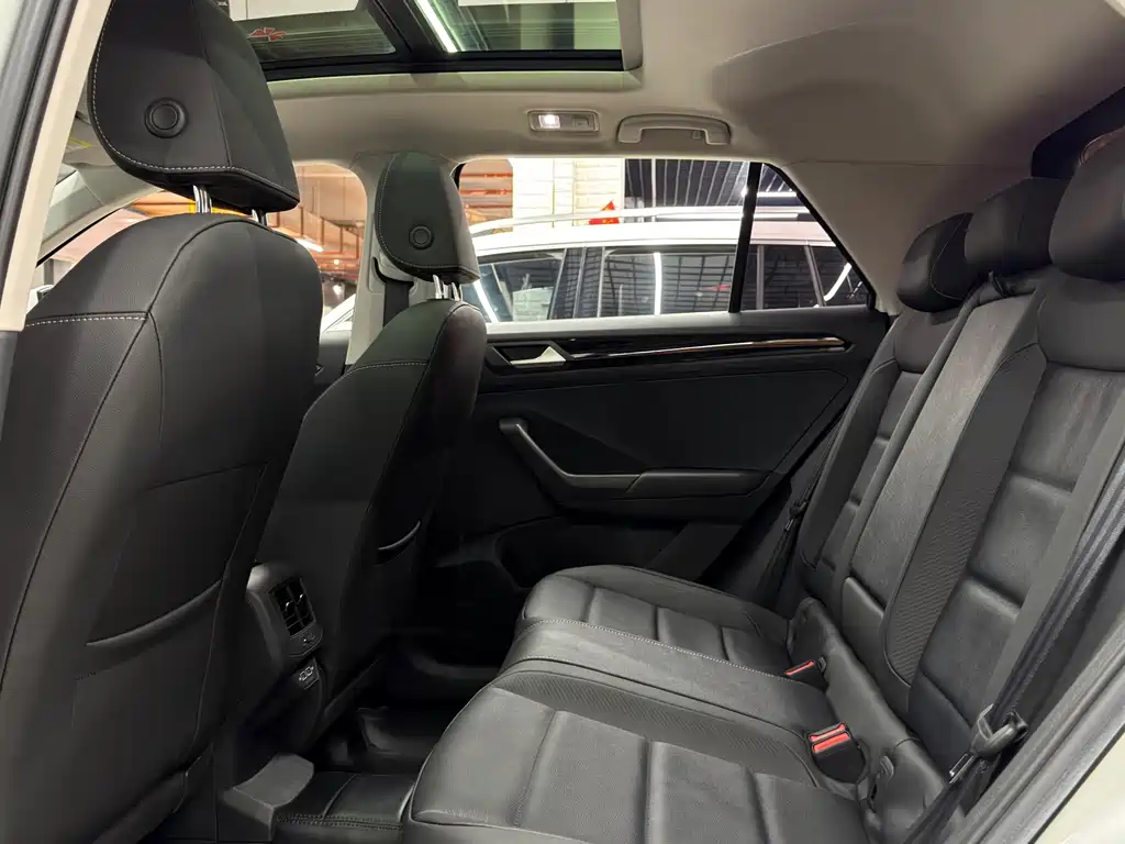 Volkswagen T-Roc — миниатюра 22