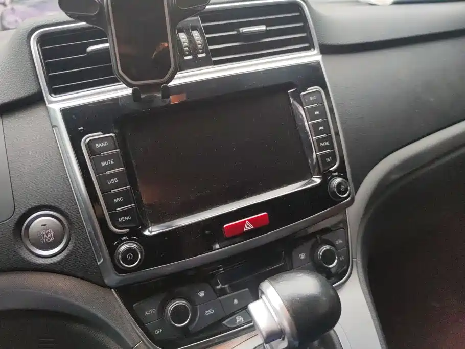 Haval M6 — миниатюра 13