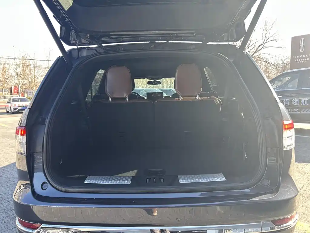 Lincoln Aviator — миниатюра 7