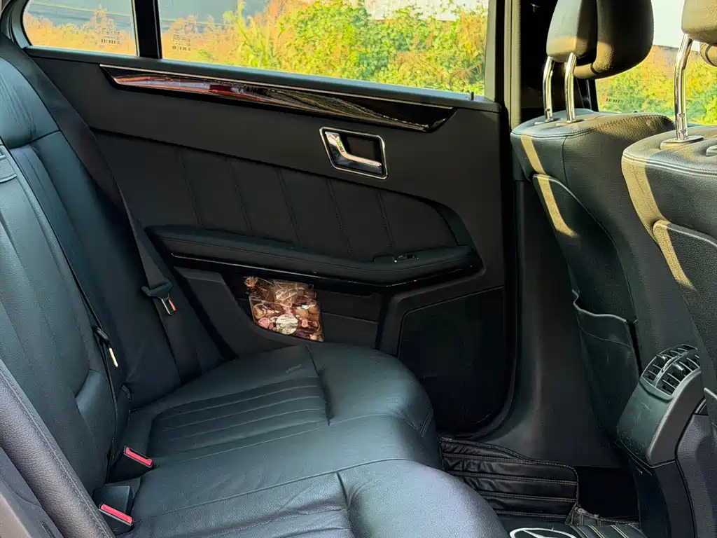 Mercedes-Benz E-Class (Import) — миниатюра 6