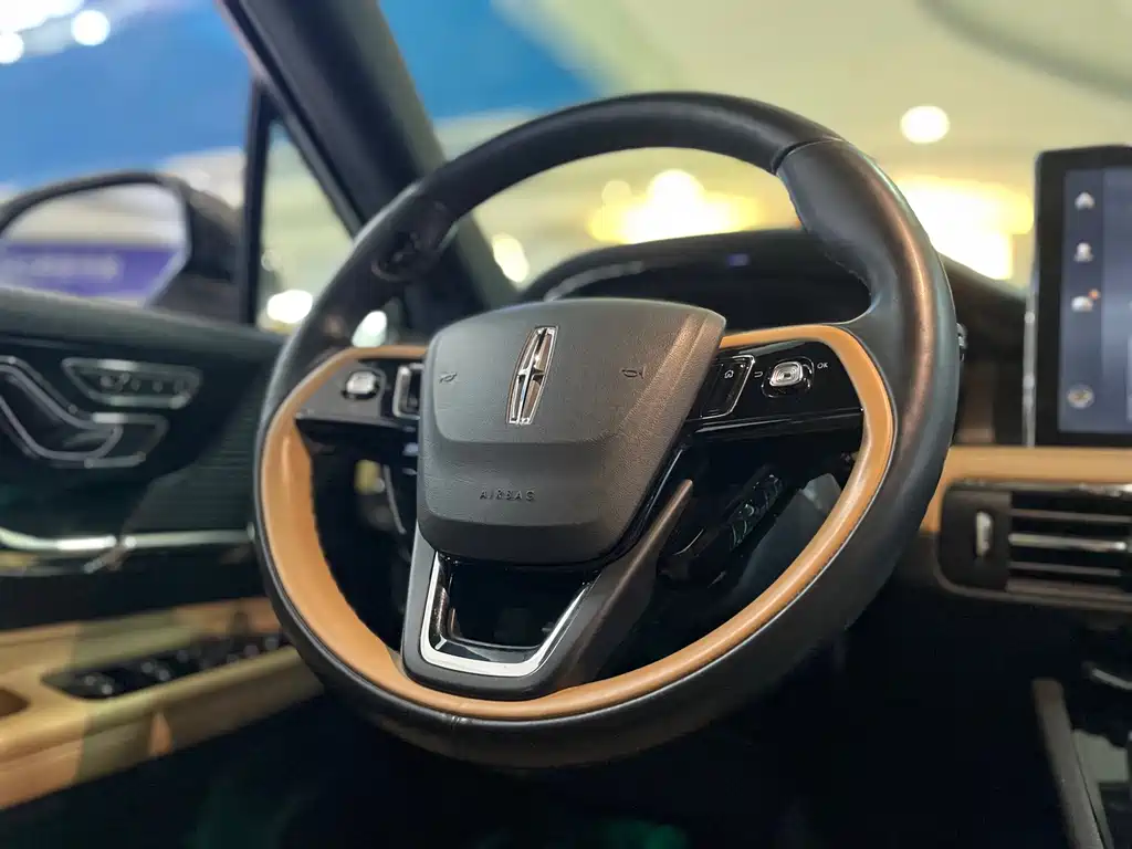 Lincoln Corsair — миниатюра 9