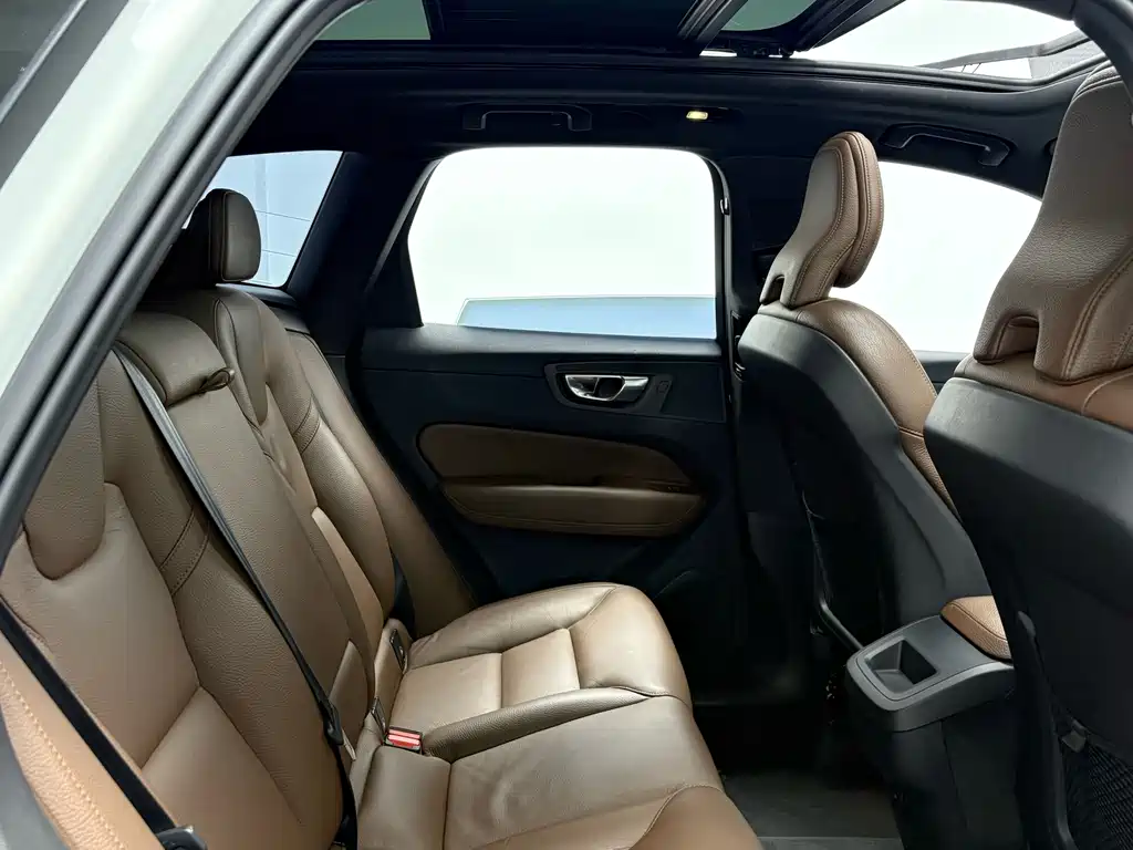 Volvo XC60 — миниатюра 9
