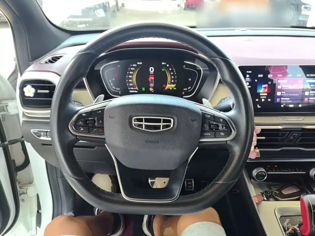 Geely Binyue — миниатюра 11