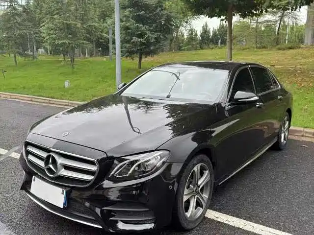 Mercedes-Benz E-Class — миниатюра 3