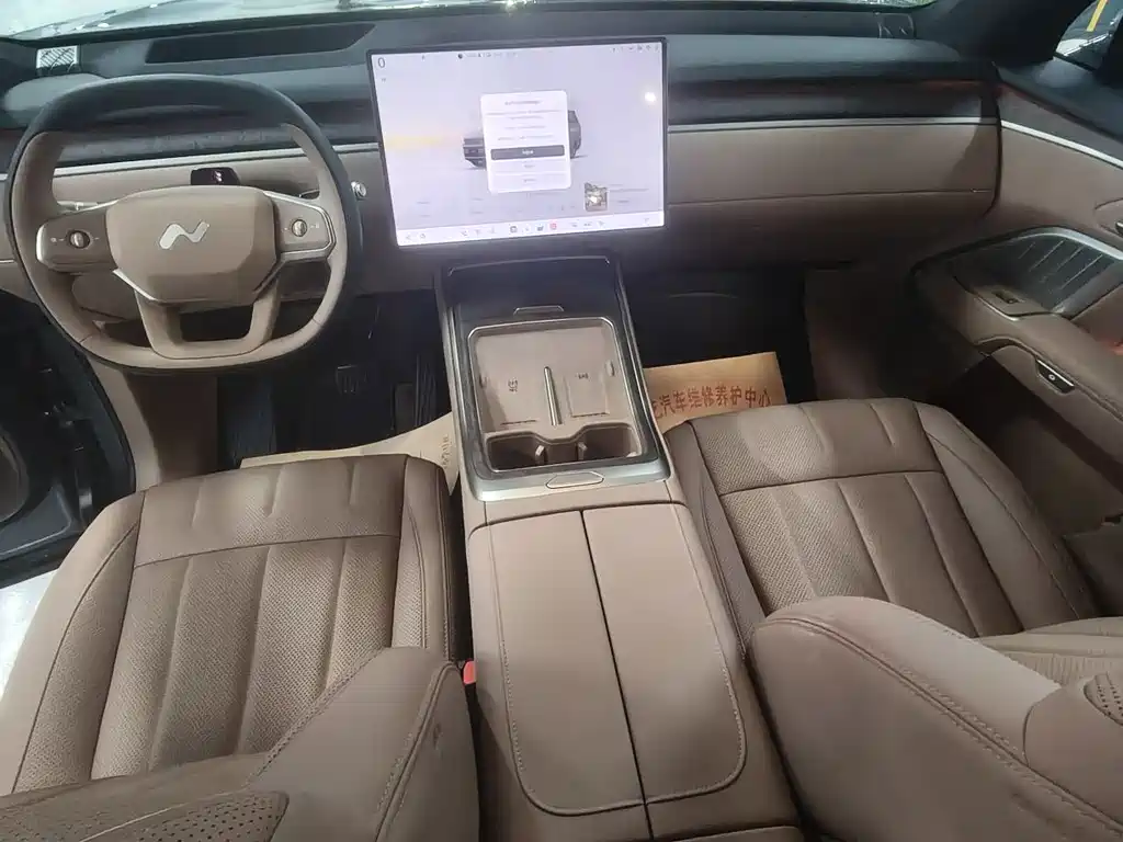Onvo L90 2025 Ultra мест