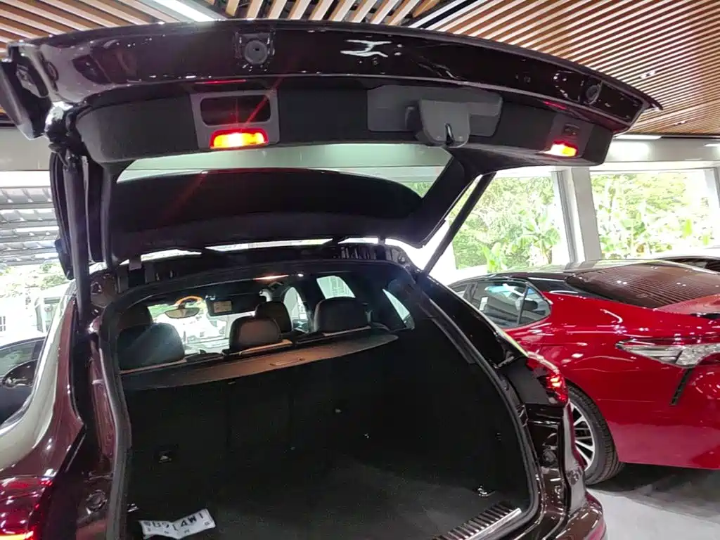 Porsche Cayenne — миниатюра 19