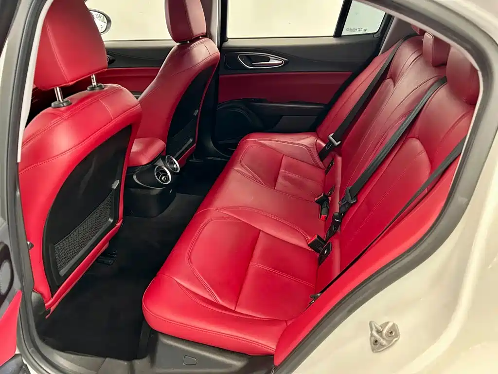 Alfa Romeo Giulia — миниатюра 7