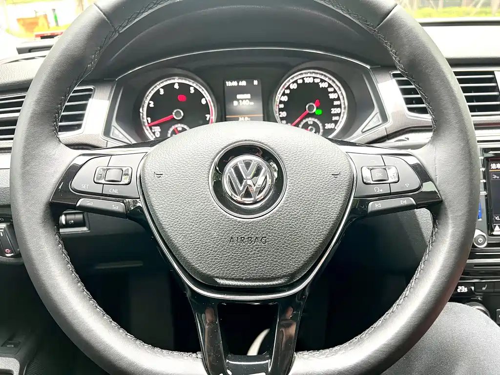 Volkswagen Passat — миниатюра 10
