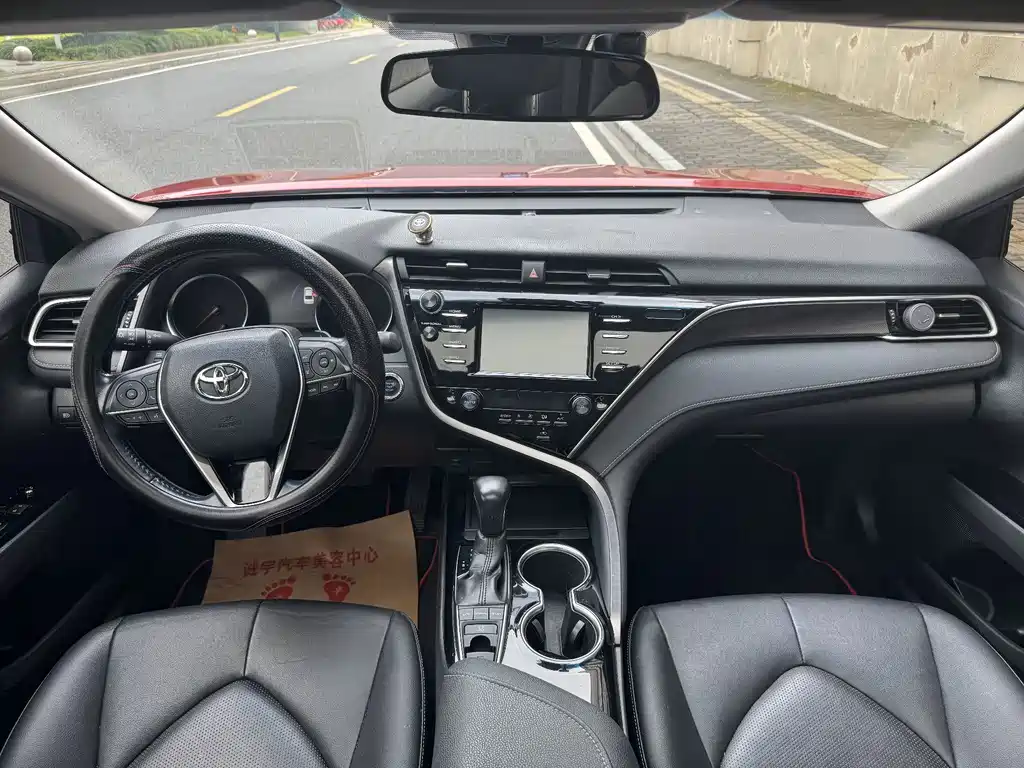 Toyota Camry — миниатюра 11