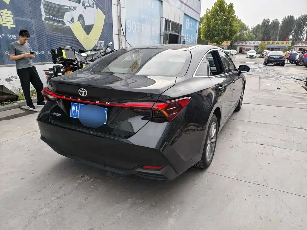 Toyota Avalon — миниатюра 6