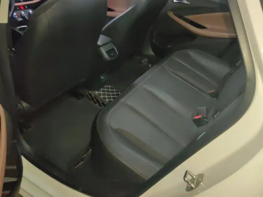 Buick Verano — миниатюра 11