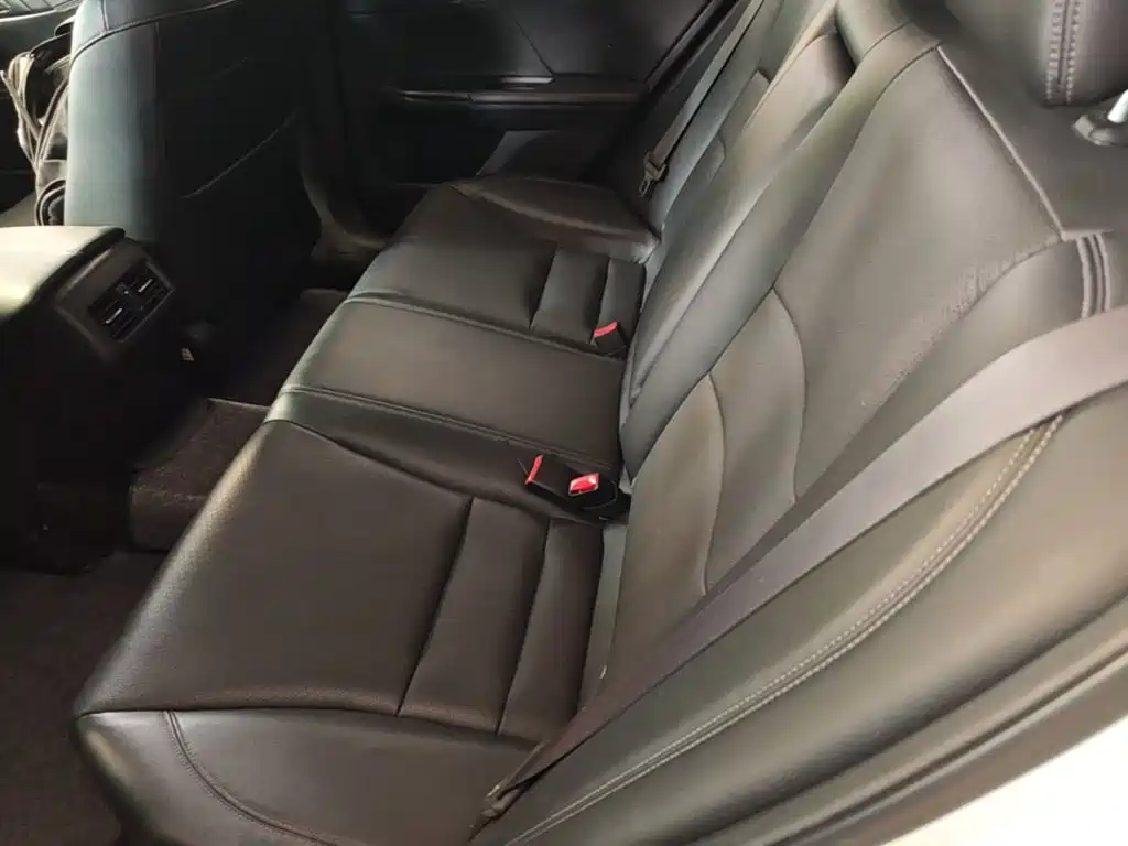 Honda Accord — миниатюра 17