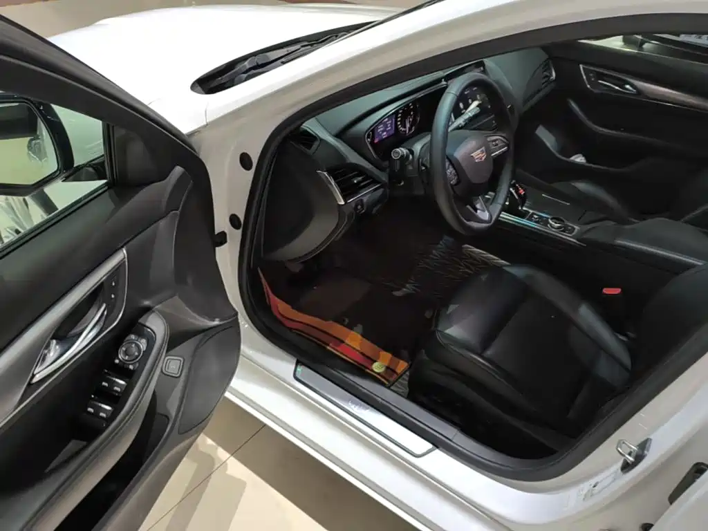 Cadillac CT5 — миниатюра 16